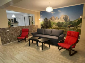  Apartament Holiday Busteni  Буштени